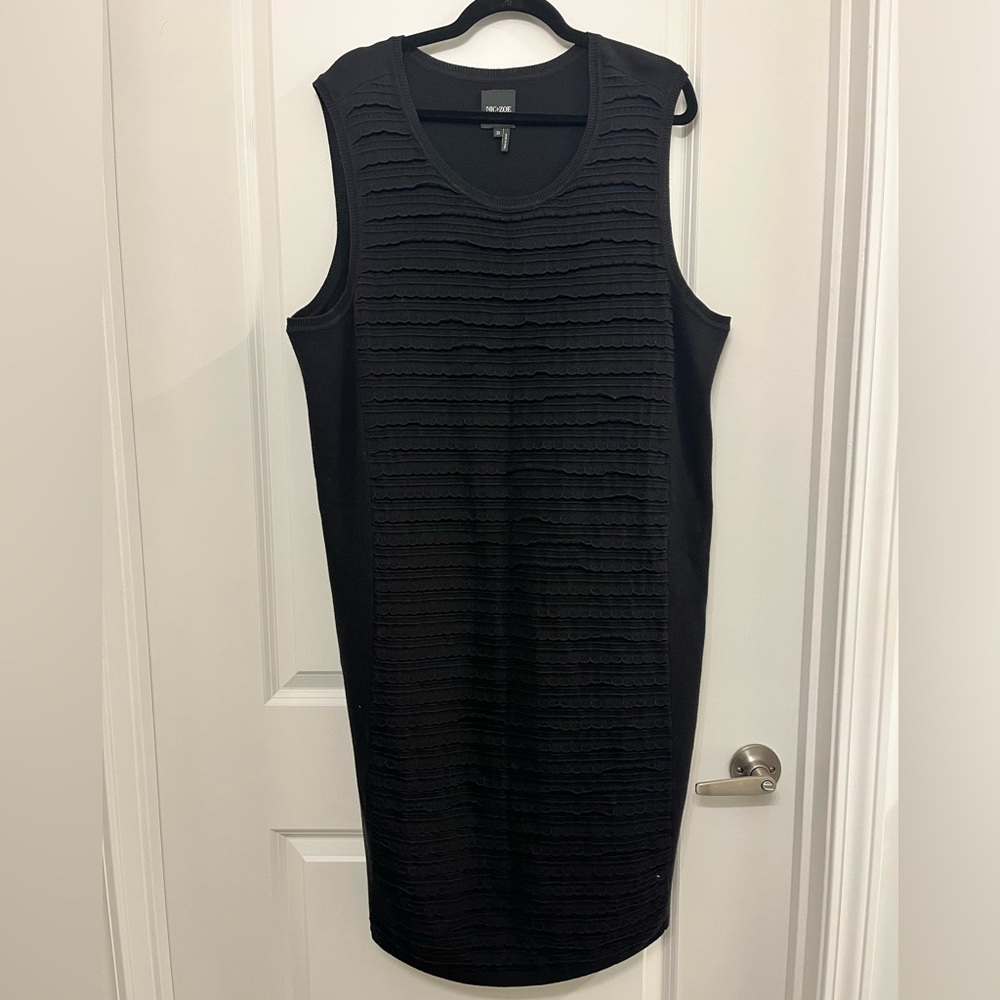NIC+ZOE Black Textured knee length Dress